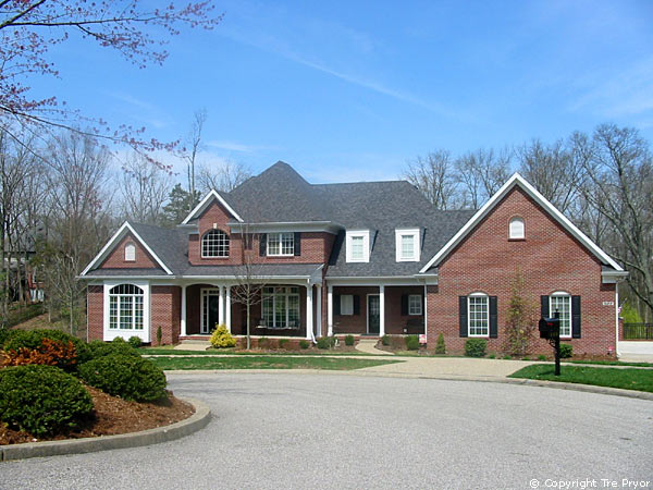 Homes for Sale in Lake Forest Neighborhood in Louisville, Kentucky