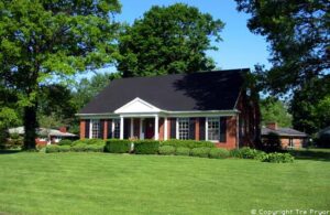 Photo of a home in Graymoor/Devondale Louisville KY
