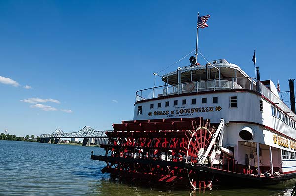 Photo of the Belle of Louisville, docked in Louisville, Kentuckyk
